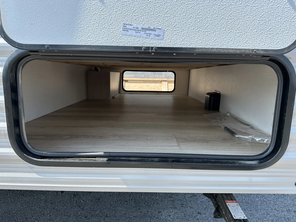 2027 Coachmen Clipper 18bh alt