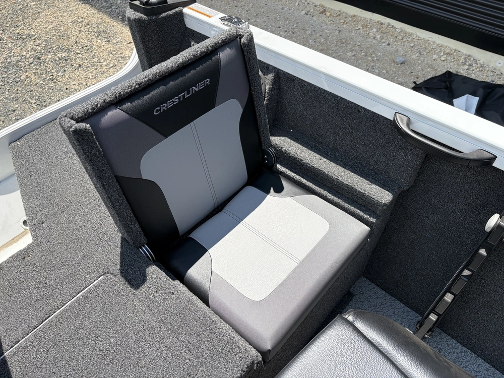 2026 Crestliner 1750 Hawk Wt Jumpseat White alt