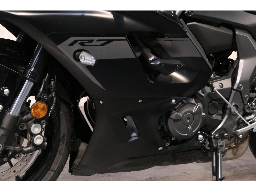 Yamaha Yzf-r7 2025 alt