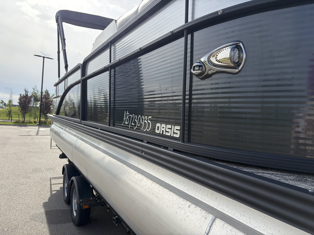 2020 Manitou Oasis 23 Tri-toon alt