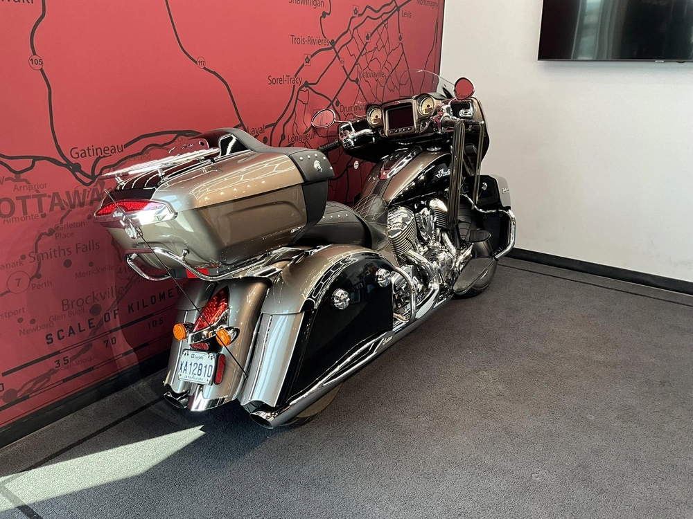 Indian Motorcycle Roadmaster 2018 alt