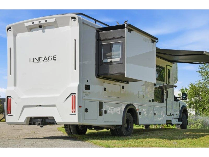 Grand Design Lineage 31zw 2027 alt