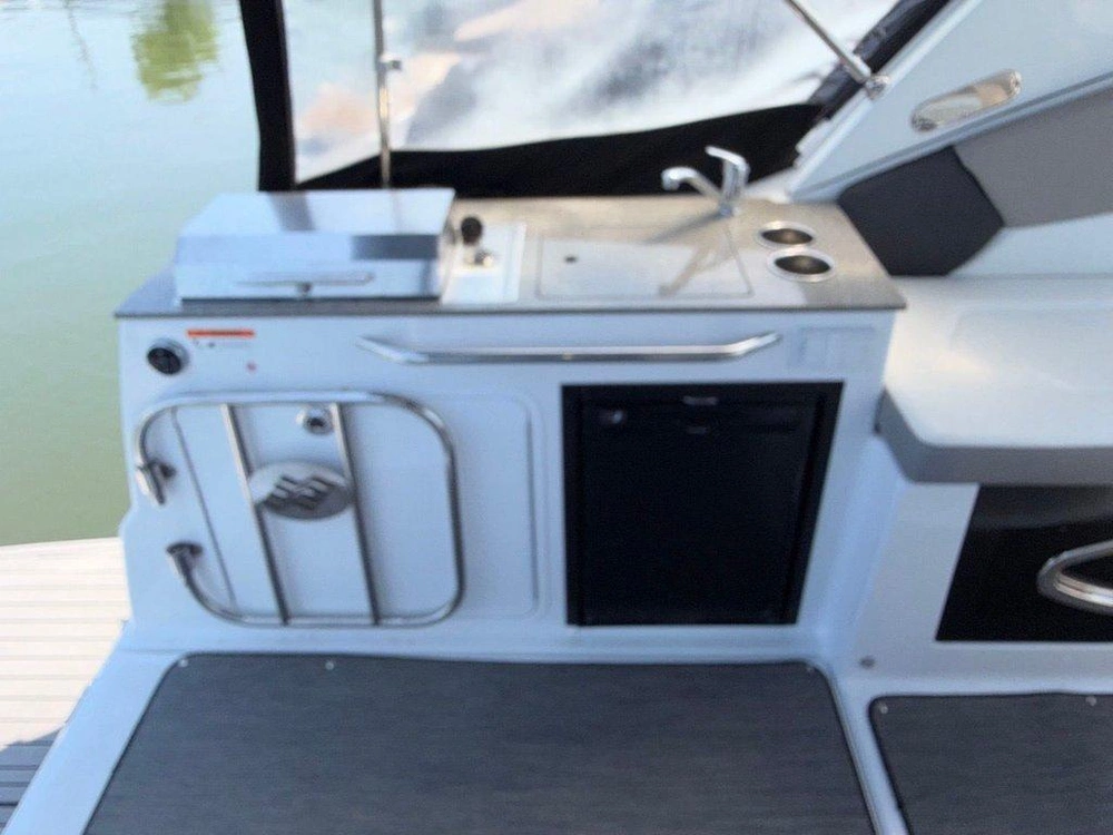 2021 Four Winns 275 Vista 6.2l/b3 alt