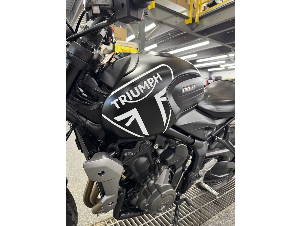 2022 Triumph Trident 660 alt
