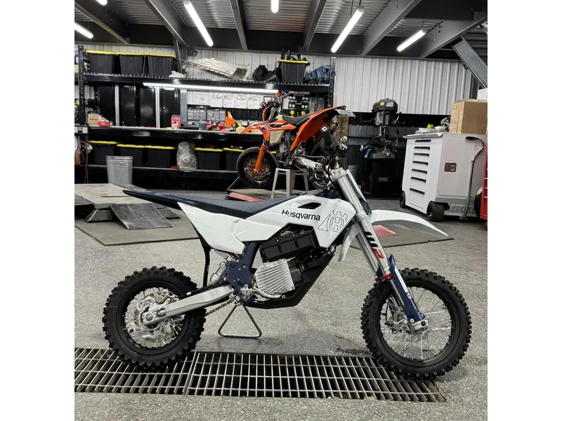 2027 Husqvarna EE 5