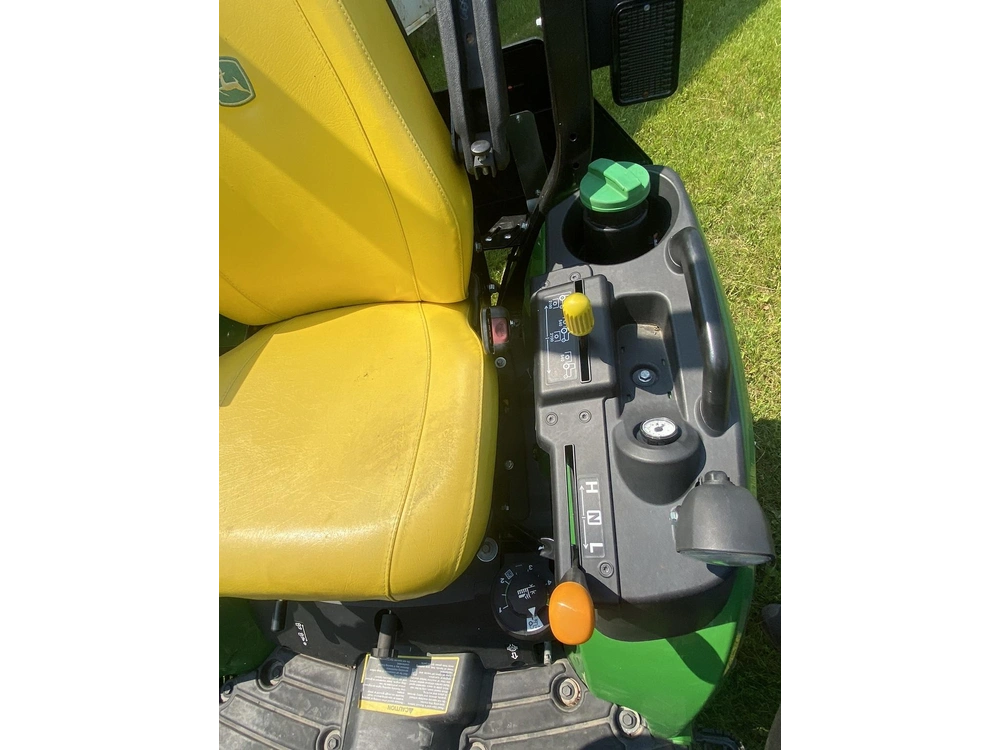 2020 John Deere 2025r alt