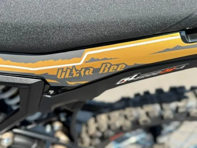 Surron ULTRA BEE HP 100% ÉLECTRIQUE 2026