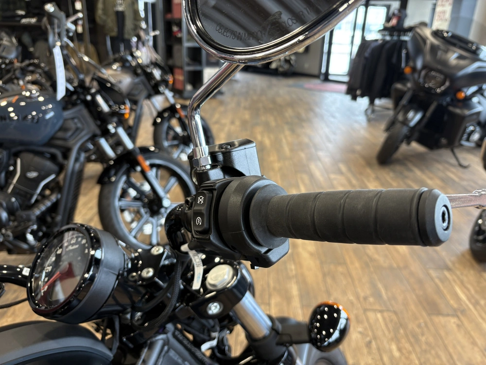 Indian Motorcycle Scout Bobber Sixty 999 2026 alt