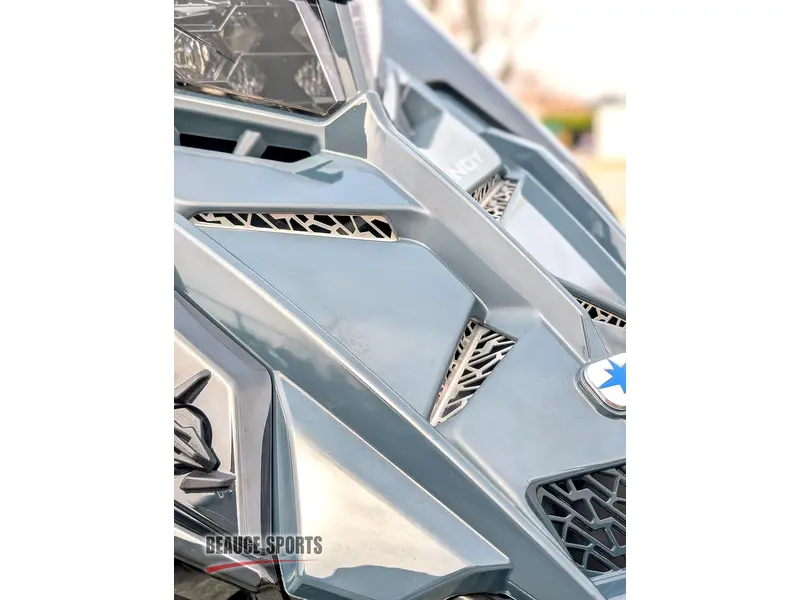 2026 Polaris SNO-26 9R INDY XCR 137 🎯 Motoneige Performance Trail Cloutée MINT Garantie Écran 7S Suspension Pro Prête Saison 🟢
