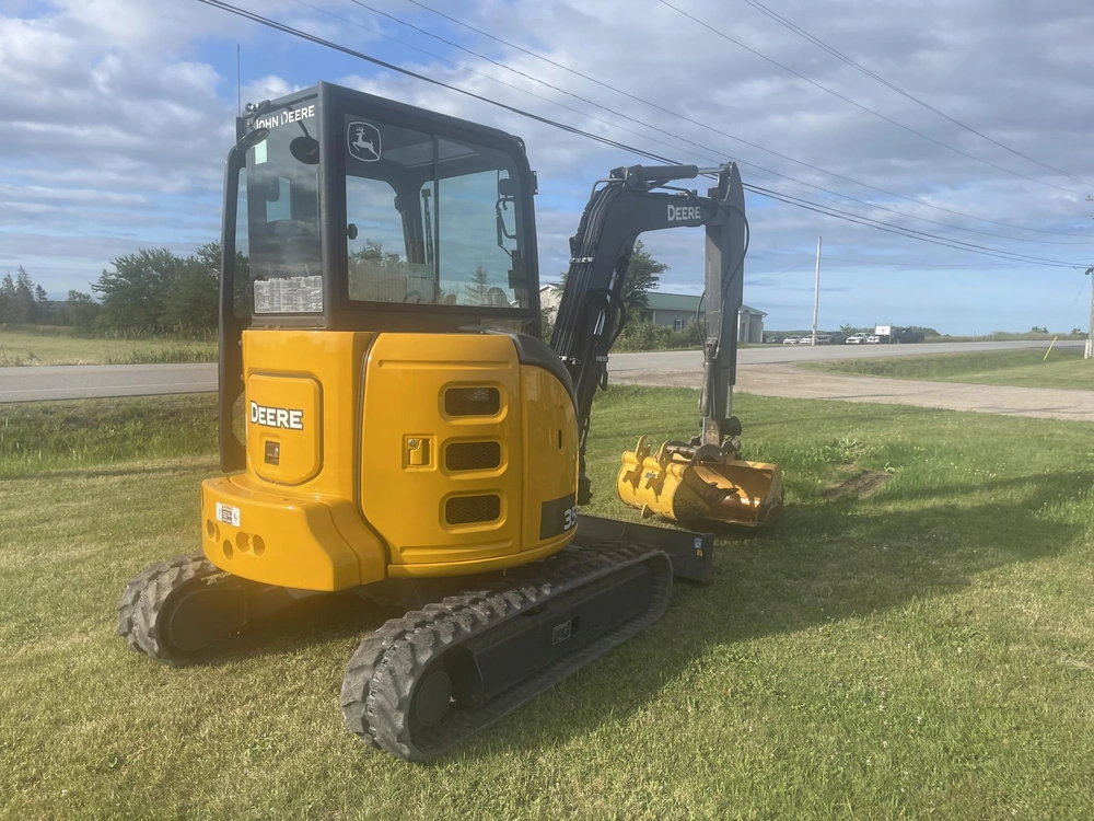 2016 John Deere 35g alt