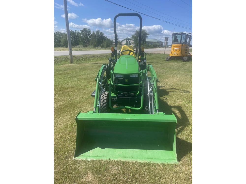 2024 John Deere 2025r alt