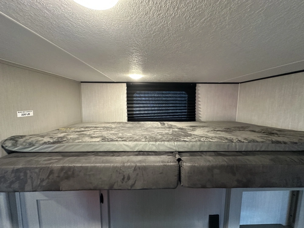 2024 Coachmen Apex 300bhs alt
