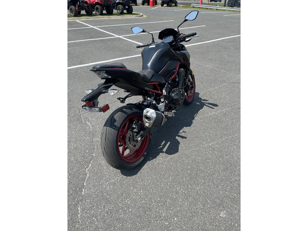 2021 Kawasaki Zr900f alt