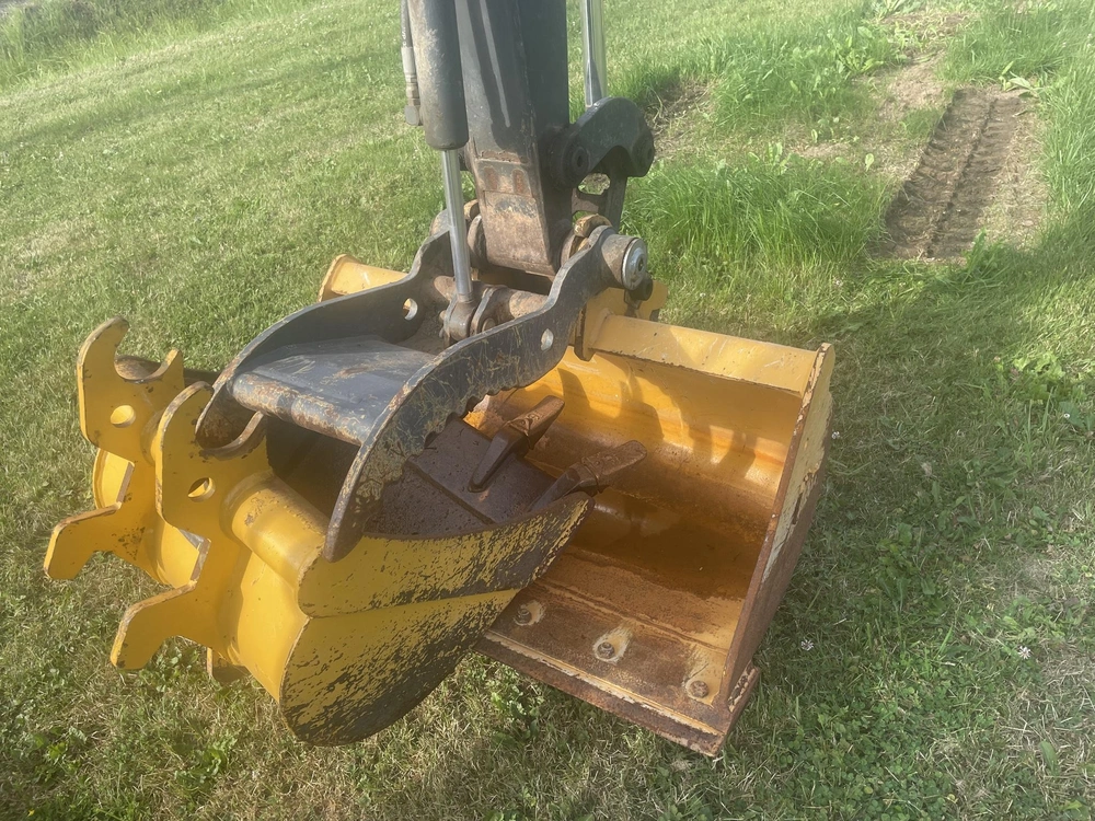 2016 John Deere 35g alt