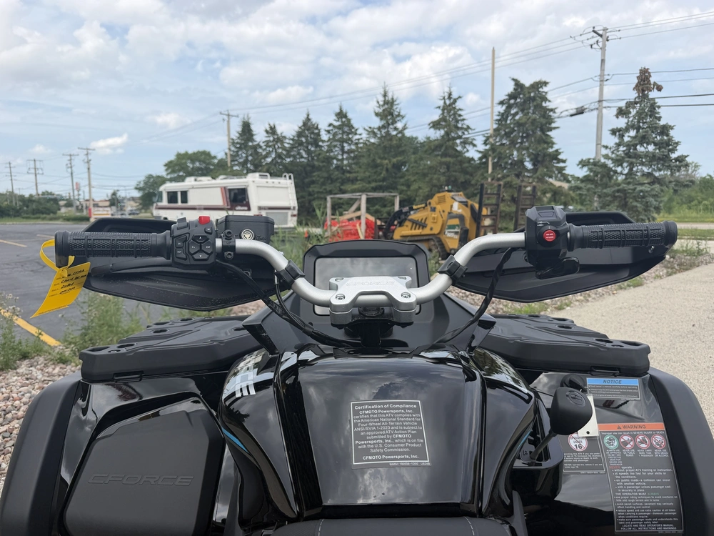 2026 Cfmoto Cforce 800 Touring alt