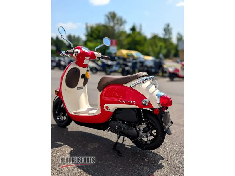 Honda GIORNO NCW50S | 🌍 Rival Piaggio Typhoon 50, Vespa Primavera 50 & Yamaha Jog 🌍 2025