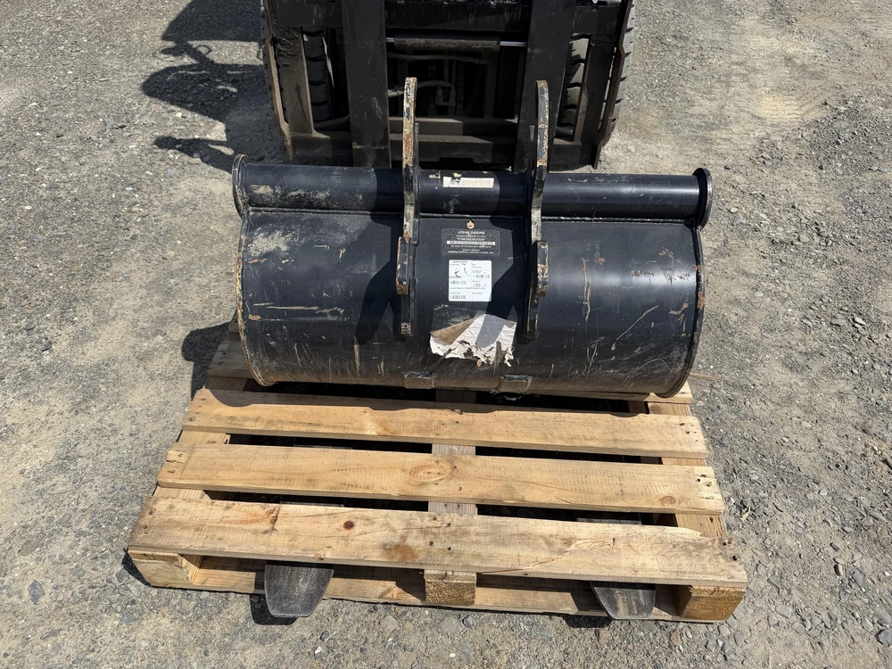 2022 John Deere 35g alt