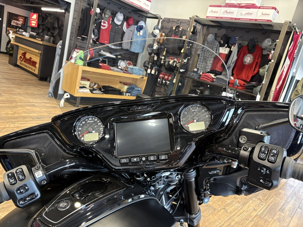 Indian Motorcycle Roadmaster Powerplus Noir 2026 alt