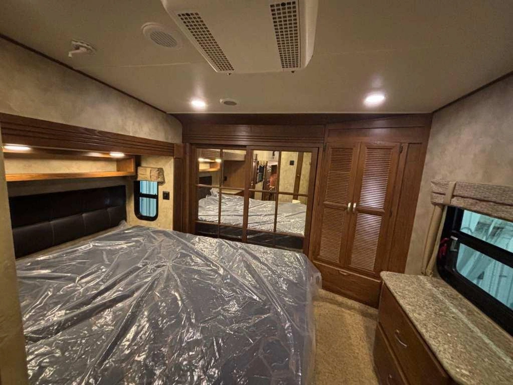 Crossroads Cruiser 333rl 2015 alt