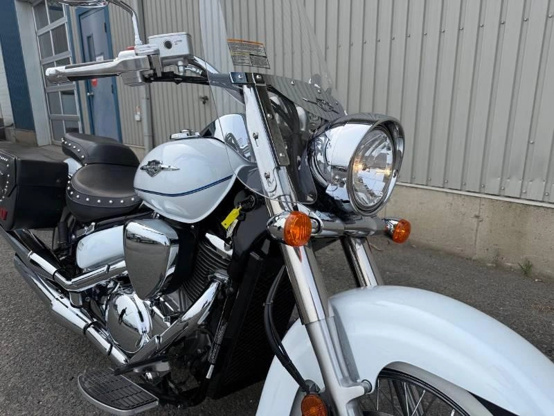2022 Suzuki Boulevard 800 alt