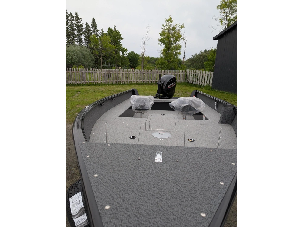 2026 Lund Boat Co 1800 Explorer Tiller alt