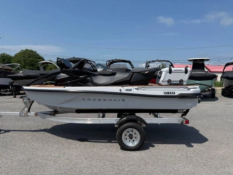 Yamaha Crosswave 2026 alt