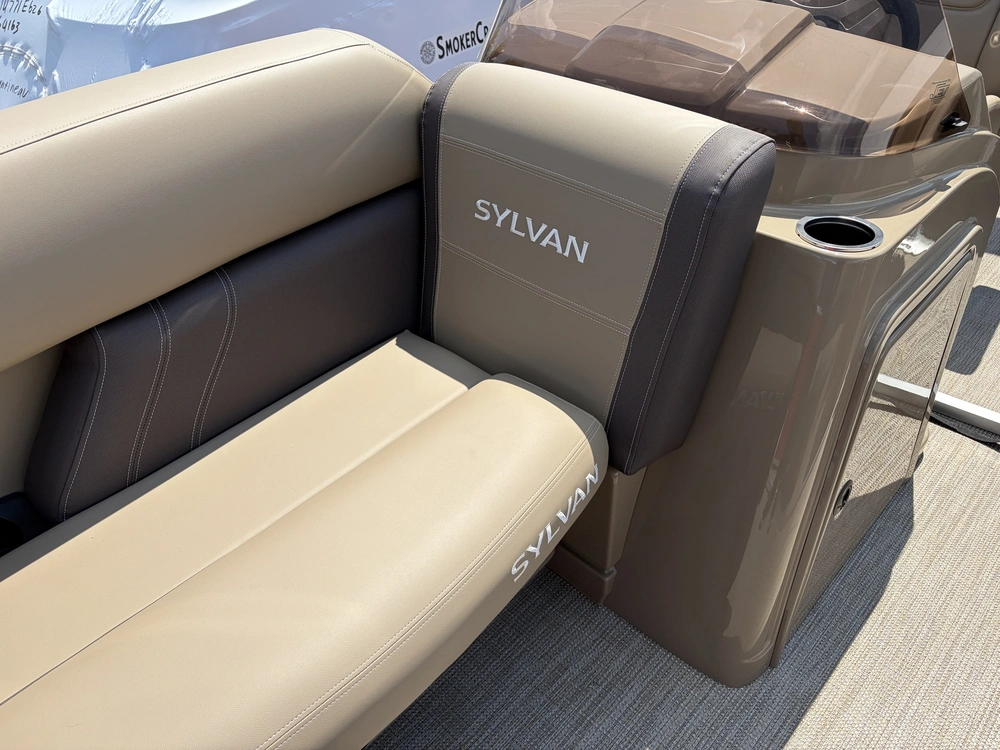 Sylvan Mirage 820 Cruise 2026 alt