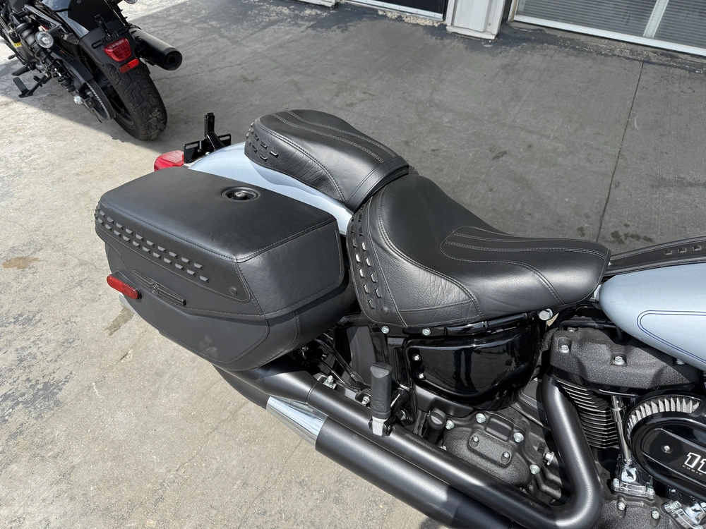 2024 Harley-davidson Flhcs - Heritage Classic *new Bike. Clearance Price.* alt