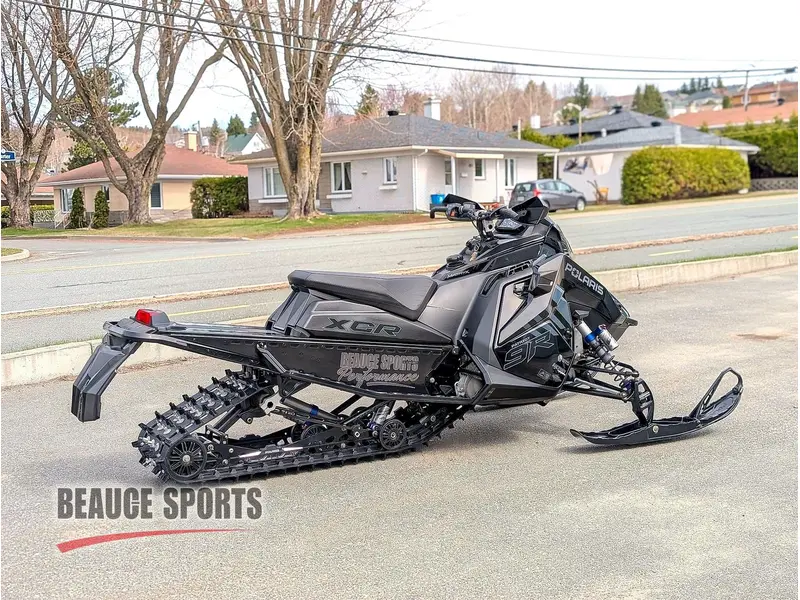 2026 Polaris SNO-26 9R INDY XCR 137 🎯 Motoneige Performance Trail Cloutée MINT Garantie Écran 7S Suspension Pro Prête Saison 🟢