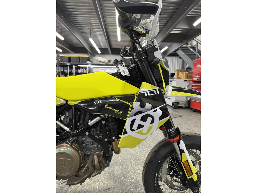 2026 Husqvarna 701 Supermoto alt