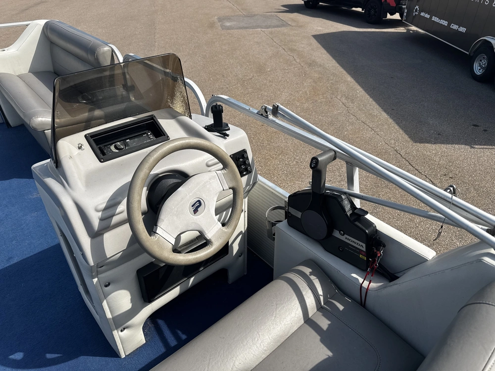 1996 Princecraft Vectra 16 / Honda 20hp 2010 alt