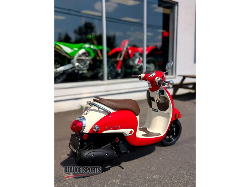 Honda GIORNO NCW50S | 🌍 Rival Piaggio Typhoon 50, Vespa Primavera 50 & Yamaha Jog 🌍 2025