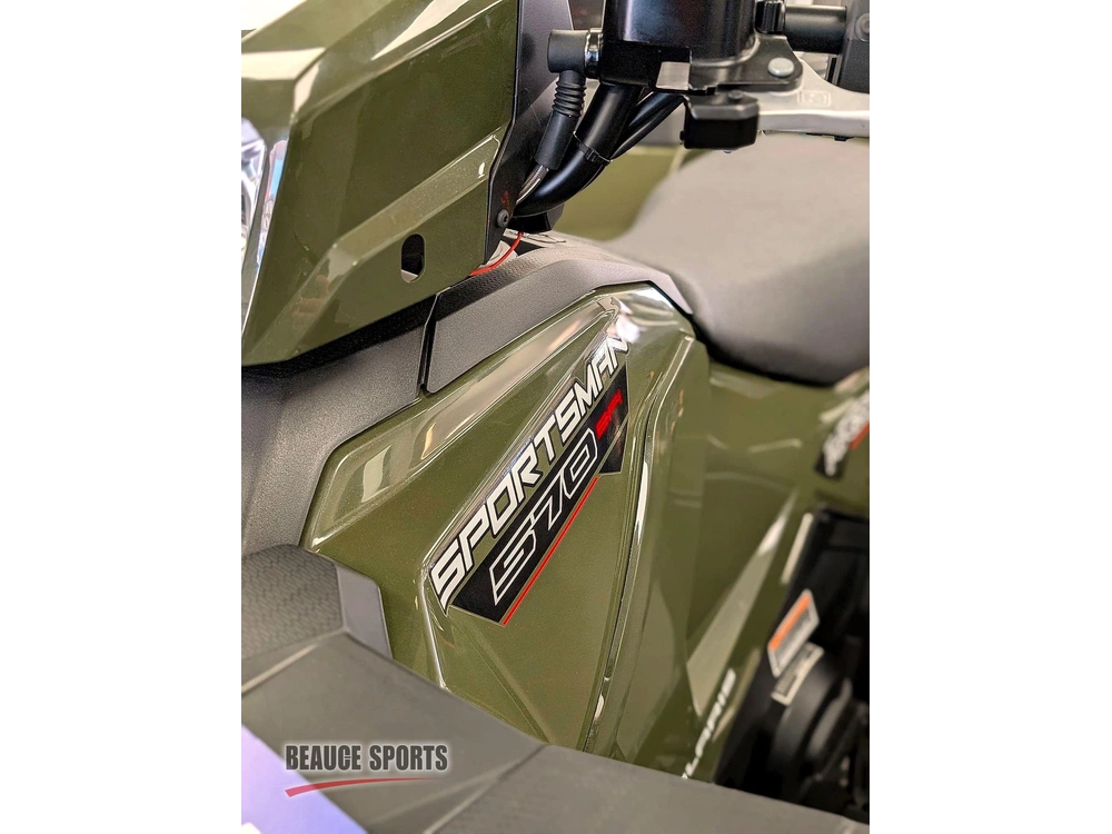 Polaris Sportsman 570 Sage Green | 🌍 Concurrents : Outlander 570 / Grizzly 700 🌍 | 2026 alt