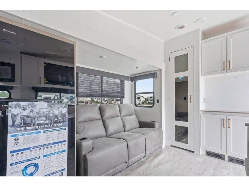 2027 Jayco Eagle 24mle alt