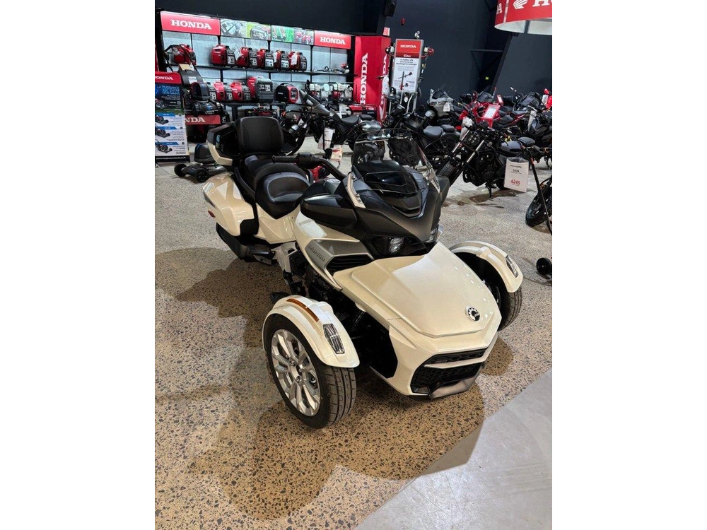 Can-am F3 Ltd 2026 alt