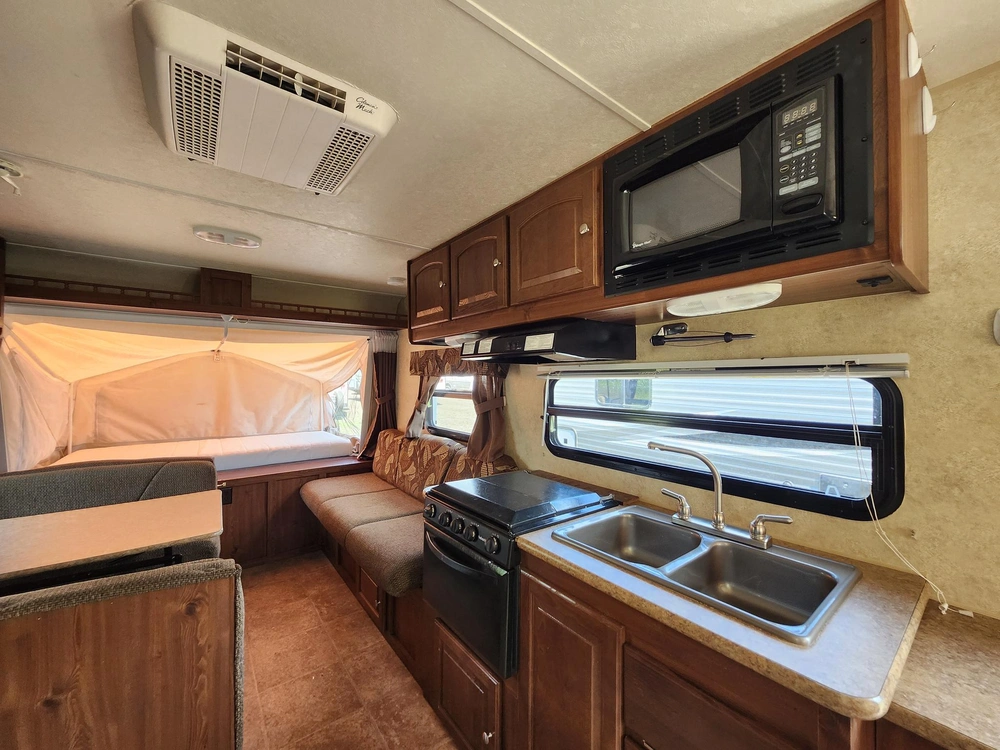 2012 Forest River Flaggstaff Shamrock T 19 alt