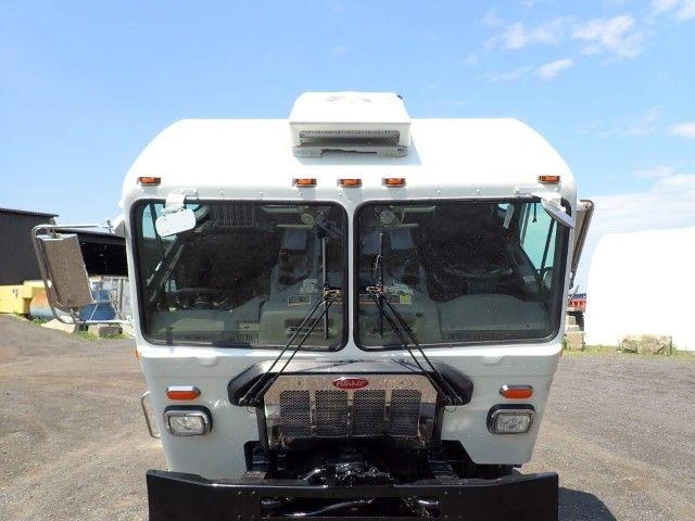 2020 Peterbilt 520