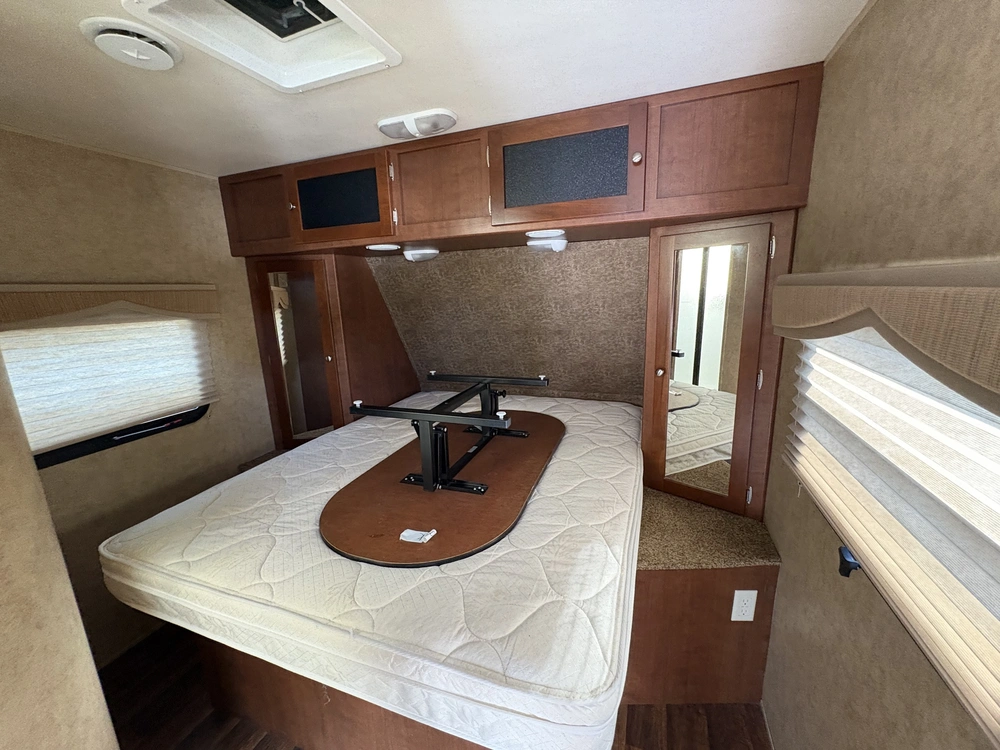2013 Kodiak 242rels alt