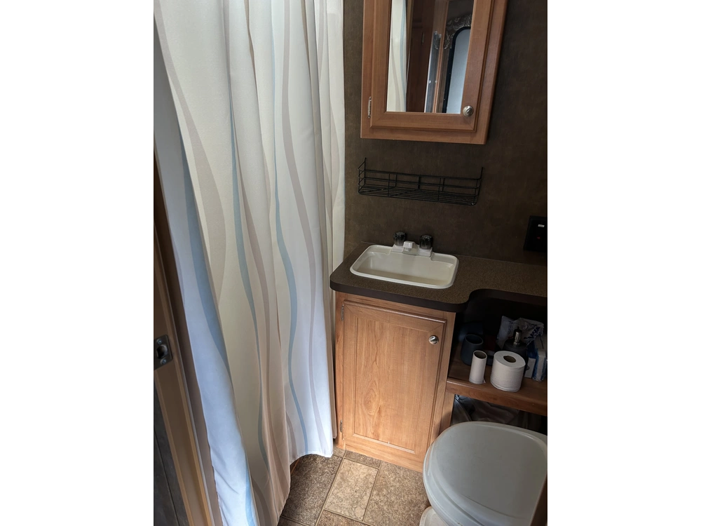 Shasta Oasis 26rl 2014 alt