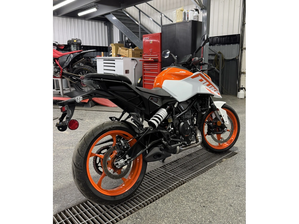 2024 Ktm 250 Duke alt