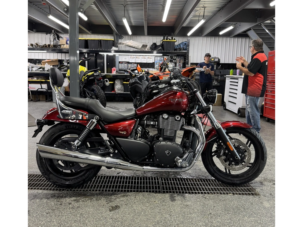 2017 Triumph Thunderbird Storm alt