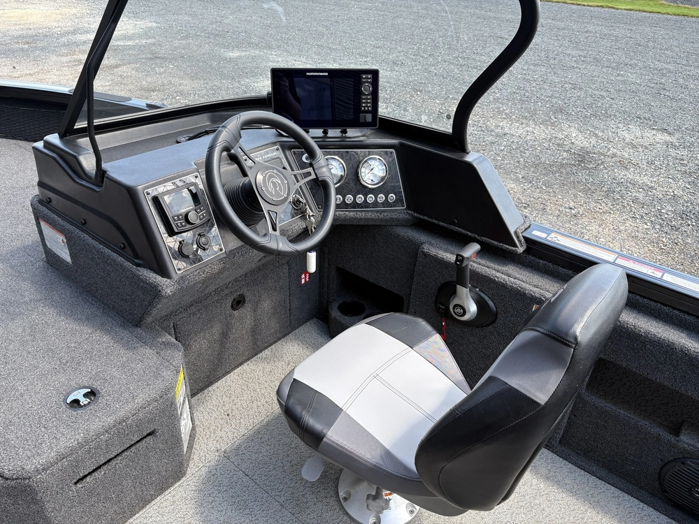 2026 Crestliner 1750 Fish Hawk Wt Jumpseat Black alt