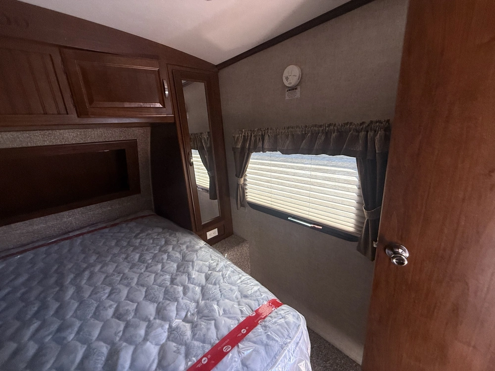 2014 Keystone Rv Laredo 322rl alt