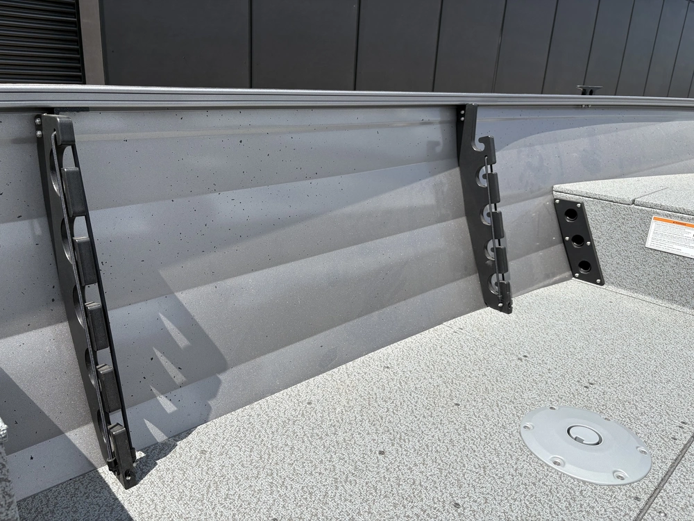 2025 Crestliner 1650 Kodiak Tiller - Silver Metallic alt