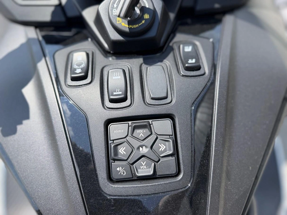 Can-am Rt Limited 2022 alt