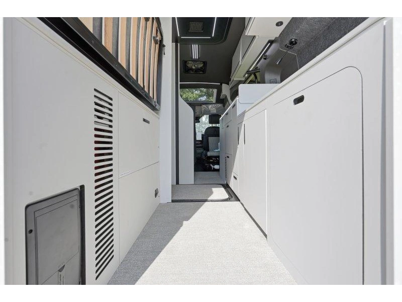 Grand Design Lineage Lvt1 2027 alt