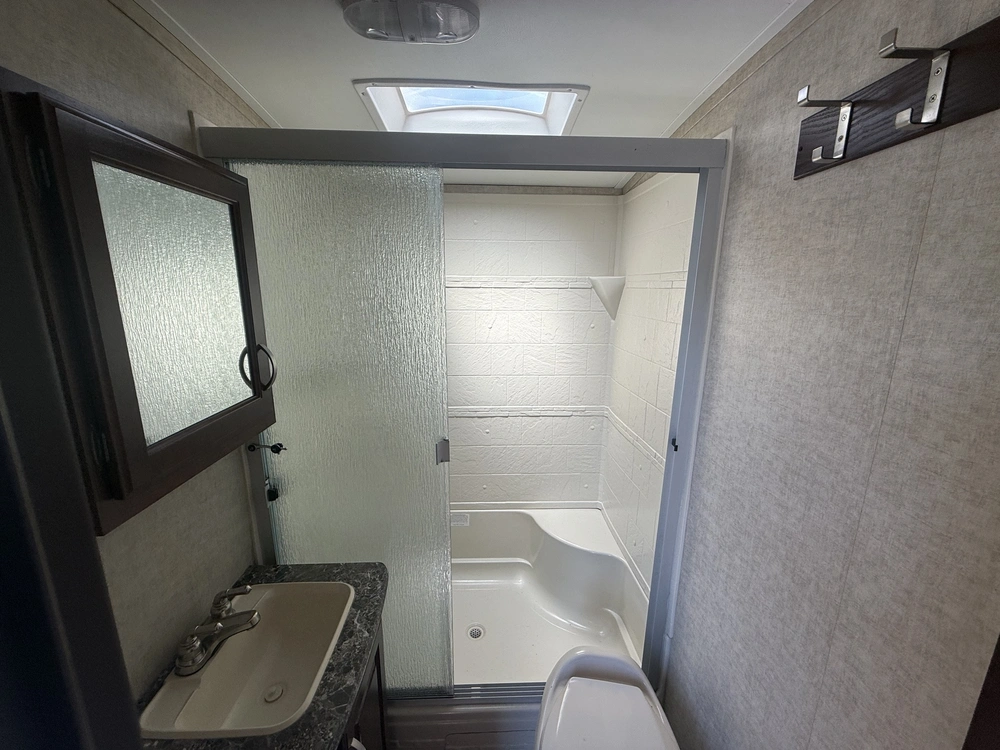 2014 Keystone Rv Laredo 322rl alt