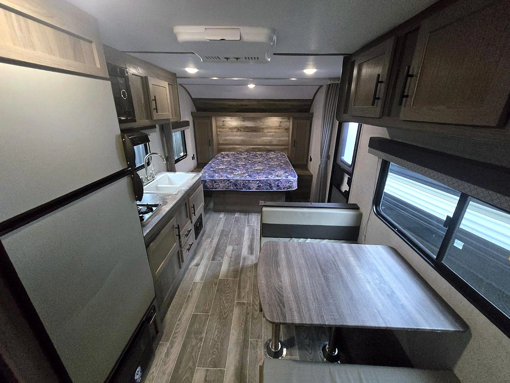 2022 Gulf Stream Ameri Lite 248bh alt