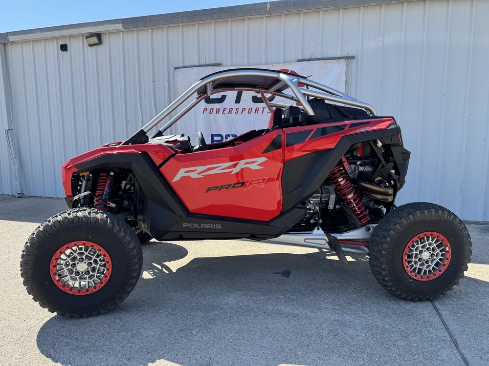 2026 Polaris Rzr Pro R Ultimate alt