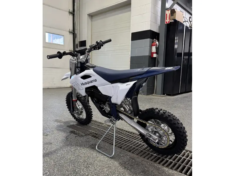 2027 Husqvarna EE 5
